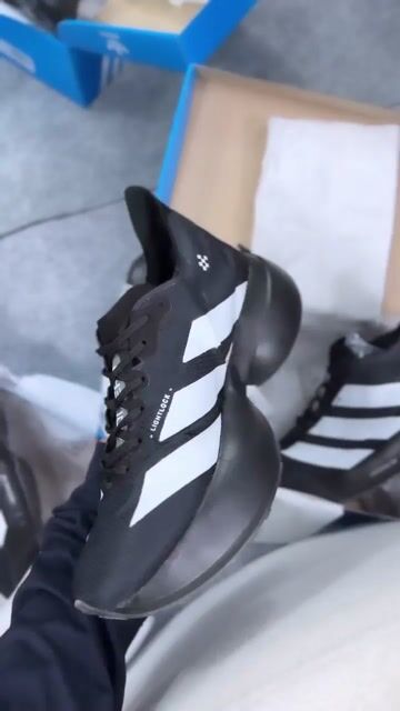 Video de Adidas Adizero Adios Pro 4 - Premium