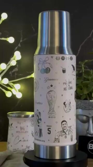 Video de SET STANLEY COMPLETO FULL GRABADO: TERMO Mate System 800 ml FULL GRABADO PERSONALIZADO + Mate STANLEY 236 ml GRABADO PERSONALIZADO - CAMILA GALANTE