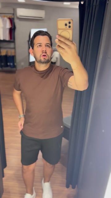 Video de Camisa Gola Média Suedine Egipicio Canguru - Marrom