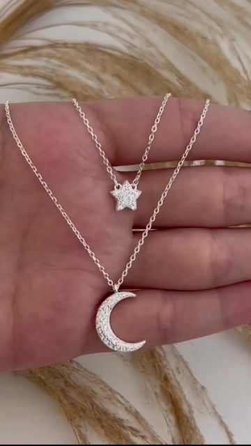 Vídeo de Colar Duplo Estrela e Lua Cravejados Em Prata 925