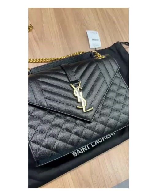 Vídeo de Bolsa Yves Saint Laurent Cassandre Envelope Preta