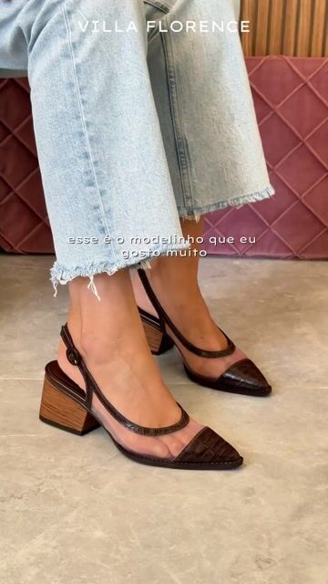 Vídeo de Slingback em couro croco marrom e Tela mesh