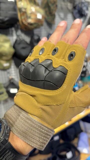 Video de Guantes dedos cortos tácticos con nudillera
