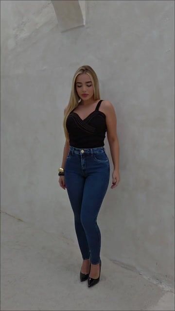Vídeo de LUNAY'S JEANS