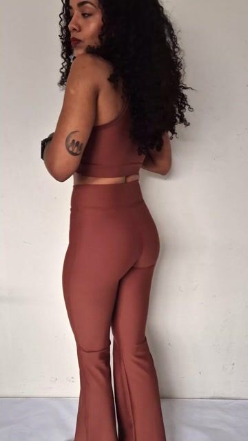 Video de Calça Flare Poliamida Brown