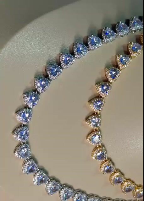 Video de Riviera Cravejada Ariana - conjunto com brinco