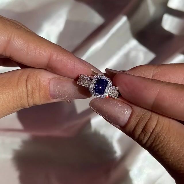 Video de Anel Zaira · Prata 925 · Azul · Solitário · Halo