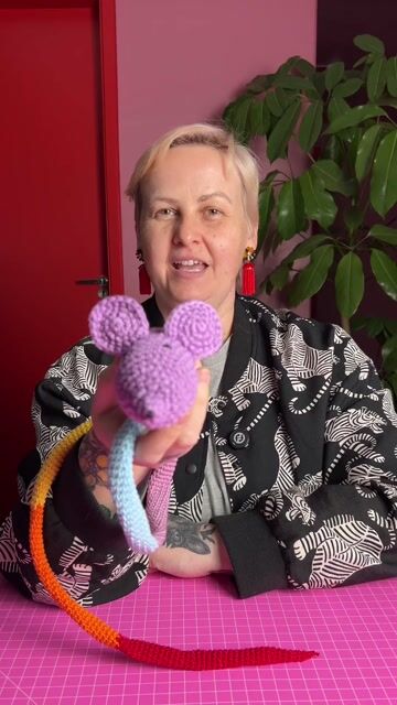Vídeo de Rato Rabudo - brinquedo com catnip (cores sortidas)