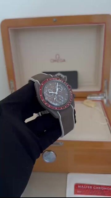 Video de Omega Swatch Speedmaster Moonswatch 40mm - MOSTRADOR MARROM - SILICONE MARROM