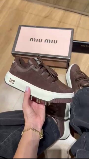 Video de Miu Miu