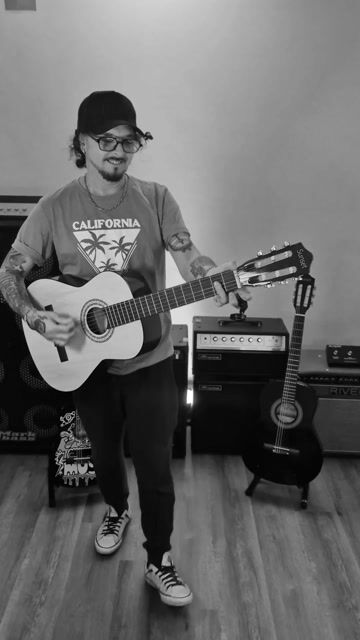 Video de Afinador de clip 360° para guitarra, bajo, ukelele