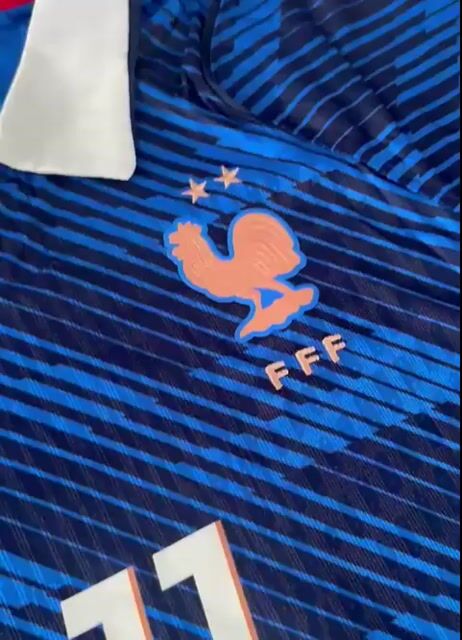 Video de CAMISETA FRANCIA 2025/26 TITULAR MANGA LARGA OLISE 11 - TELA JUGADOR