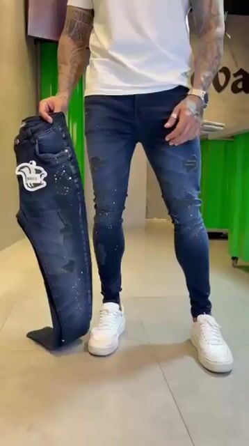 Video de Calça Super Skinny Escura c/ Rasgo e Respingo REF: 9155