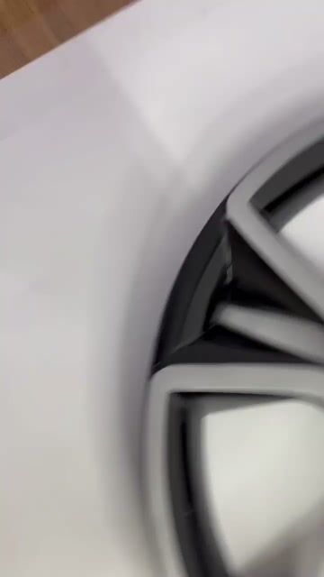 Video de 01 Calota Grid Fiat Argo 2023 Roda Aro 15 Preto Com Prata