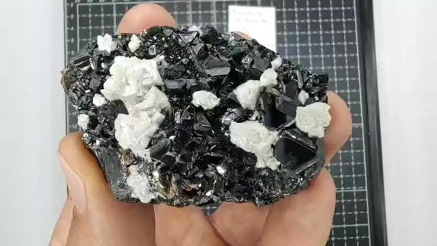 Video de 133 gr Esfalerita con Dolomita 1 Pieza Mineral de Colección