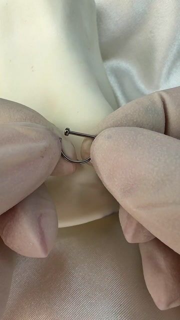 Vídeo de G’ring nostril 0.8 -Titânio Natural