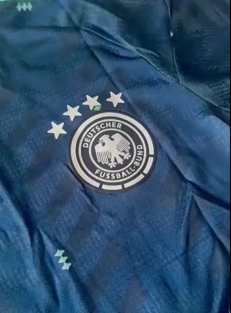 Video de CAMISETA ALEMANIA 26/27 SUPLENTE MUSIALA 10 - TELA JUGADOR