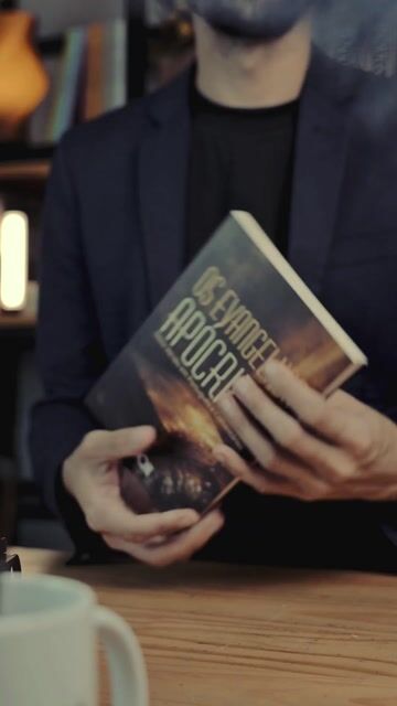 Vídeo de Livraria Cristã Com Cristo - Bíblias, livros evangélicos, vida cristã