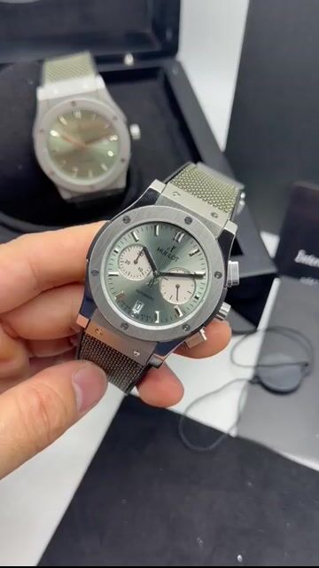Video de Hublot Classic Fusion 42mm - AÇO/MOSTRADOR VERDE - SILICONE