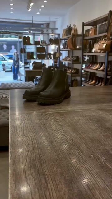 Video de SOLEMNIA SHOES