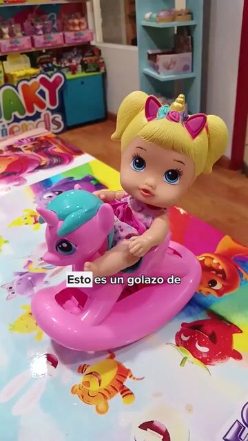 Video de Muñeca Con Accesorio Unicornio Balancin