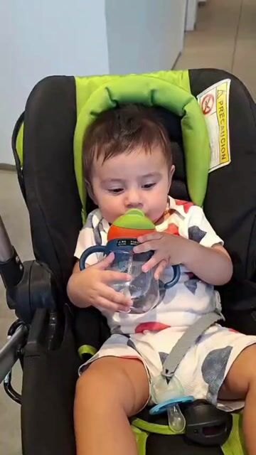 Video de Vaso Antiderrame Con Agarre 260ml Anticólico