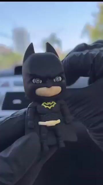 Vídeo de Cheirinho para Carro Pingente Aromático Batman – Recarregável para seu Carro - Presente - Novidade para Carro