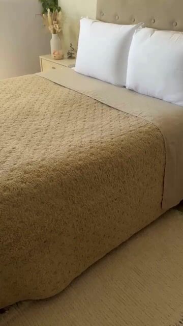 Video de COVER CORDERITO CLELIA TWIN BEIGE