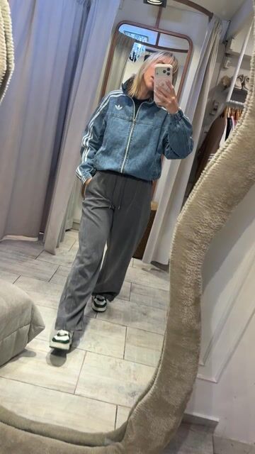 Video de Campera bomber adi azul clara