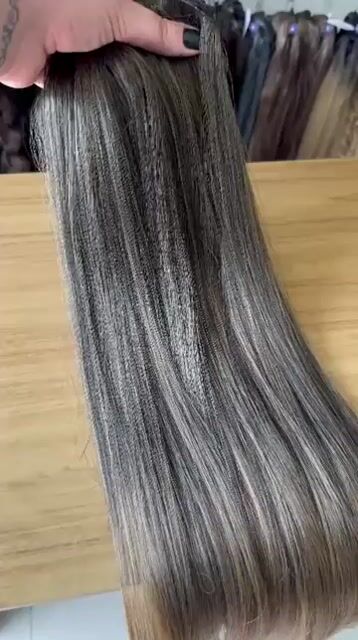 Vídeo de LURA MORENA ILUMINADA LISO OMBRÉ LOIRO