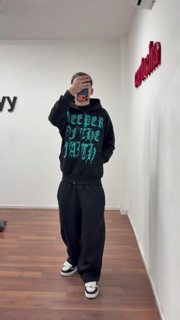 Video de Campera negra Reeper exótic