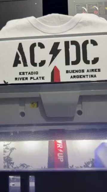 Video de Remera Ac Dc Power Up Obelisco Argentina