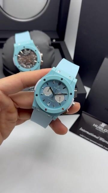 Video de Hublot Classic Chrono 45mm - AÇO AZUL/MOSTRADOR AZUL - SILICONE