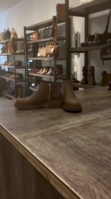 Video de SOLEMNIA SHOES