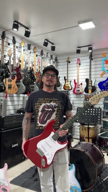 Video de Guitarra Eléctrica Sunset ST38R Stratocaster + Amplificador 5w + Kit de Accesorios