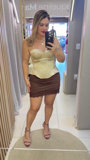 Video de CORSET - LUANA
