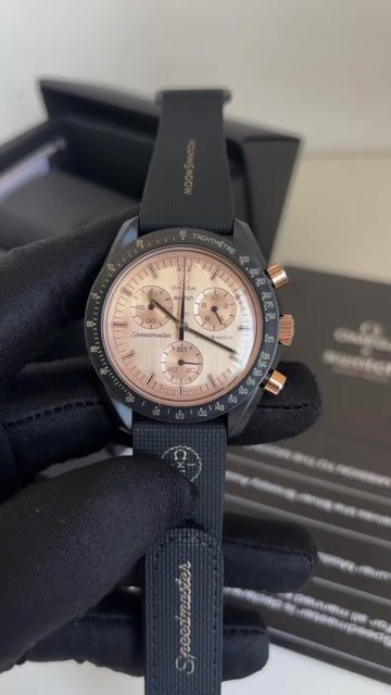 Vídeo de Relogio Omega Swatch mission to the moon 1969 referencia SSX01B700