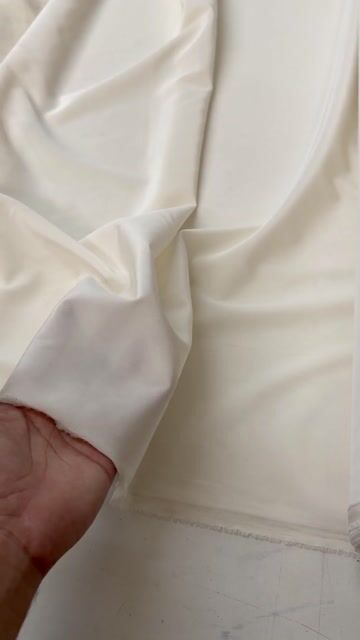 Vídeo de Tecido Crepe Chine De Seda Pura Entretelado - Off White