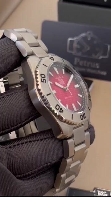 Video de TAG Heuer Aquaracer 40mm - AÇO/MOSTRADOR VERMELHO