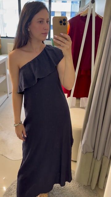 Vídeo de Vestido longo azul marinho um ombro só