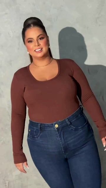 Vídeo de Blusinha Ribana Curve Felpada