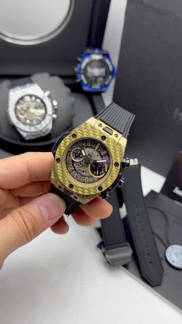 Video de Hublot Big Bang 43mm - FIBRA DE CARBONO AMARELO/MOSTRADOR SKELETON - SILICONE