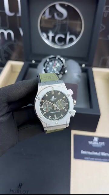 Video de Hublot Chrnograph 42mm - Mostrador preto/Bezel aço