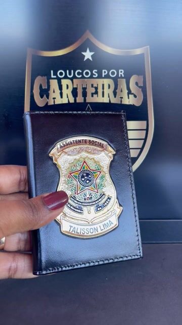 Video de Carteira em couro com 2 brasões - Assistente social com nome