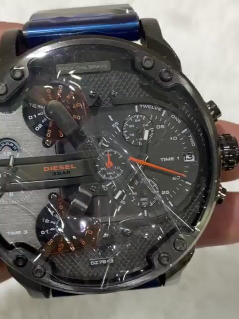 Vídeo de Mr. Daddy 2.0 Grafite Azul Linha Premium 4 Fusos DZ7315