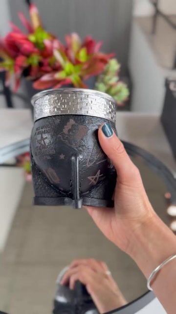 Video de MATE IMPERIAL INTERIOR ACERO - FULL GRABADO LALI EN CUERO Y VIROLA