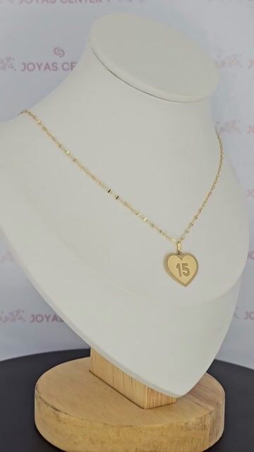 Video de Collar Medalla 15 Años Oro 18k 45 Cm 1.5 Gr Tb - C2234