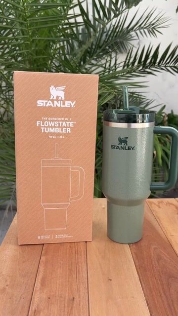 Video de Quencher Flowstate Tumbler 1.1lts Varios Colores Stanley