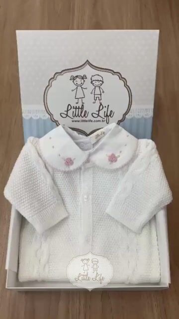 Video de Kit Macacão Tricot Branco + Body Flor e Caixa de Presente