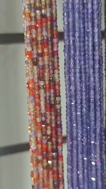 Video de Tira zirconia cúbica 2,5x2,5mm cubo facetado